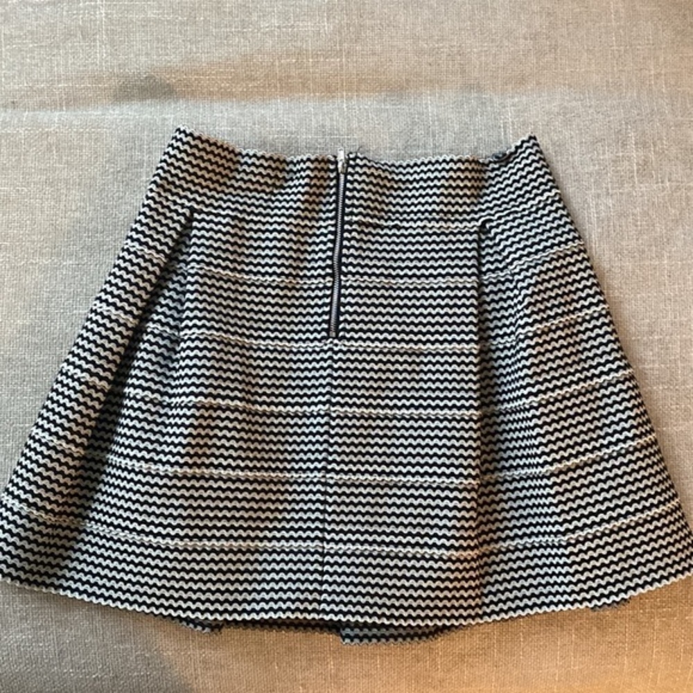 Petit Gateau Skirt View 3